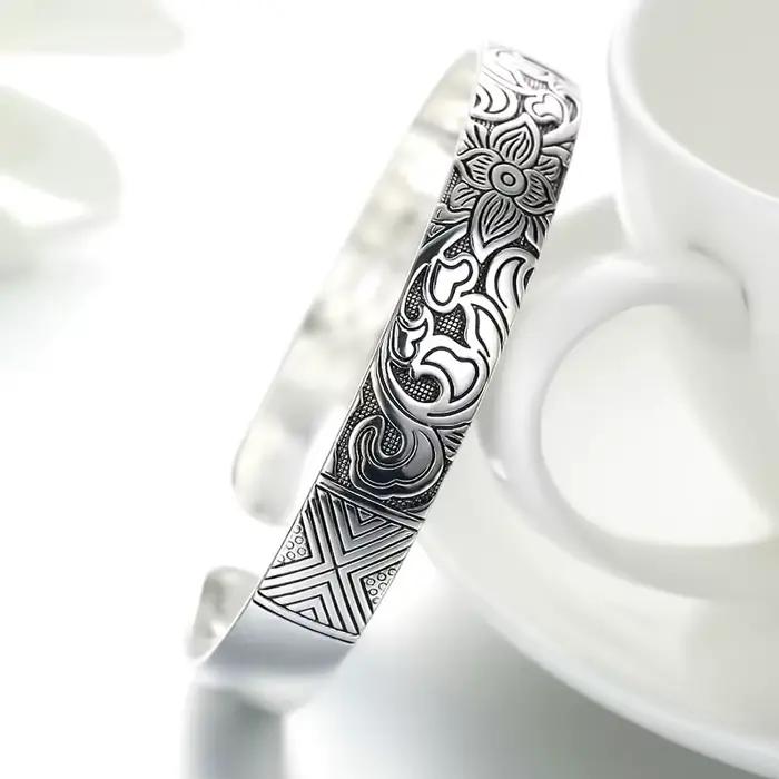 Bracelet fleur de lotus plaqué argent réglable pour femmes élégantes et symbolique occassions spéciales fleur de lotus vintage design unique