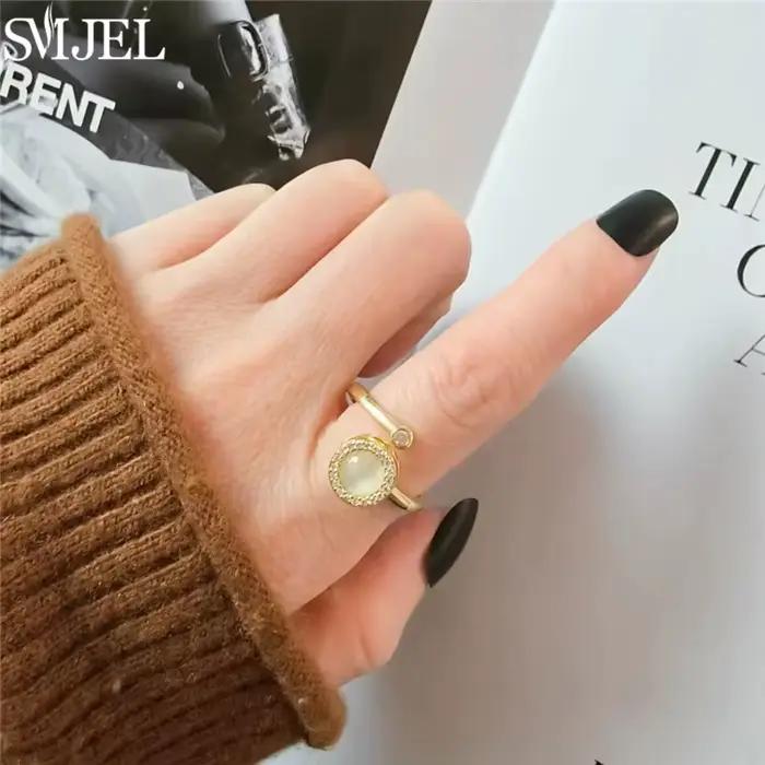Bague de cocktail SMJEL avec motif daisy flower pour gestion du stress, pour femmes, occasions spéciales et soirées