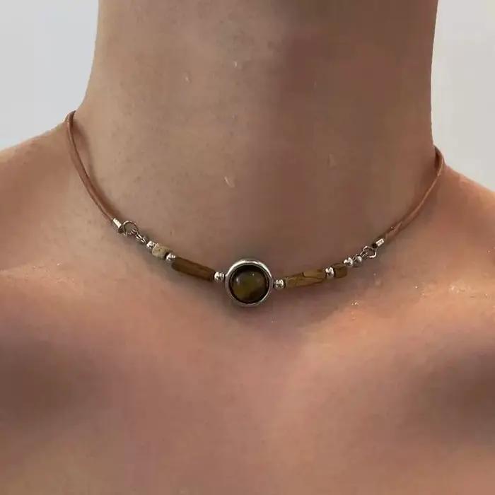 Collier de perles en pierre d'oeil de tigre, Design Punk Simple, mode haut de gamme, chaîne de clavicule courte, collier en cuir rétro pour hommes et femmes
