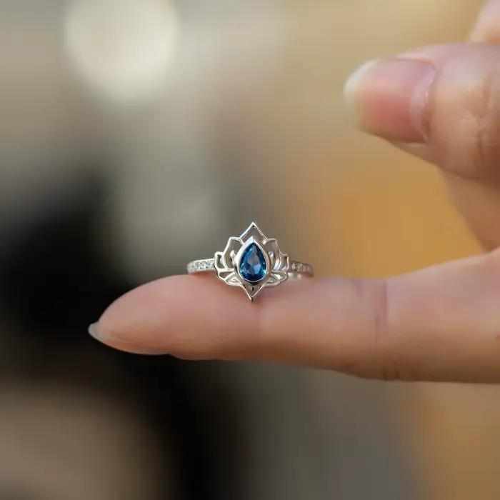 Bague Fleurs de Lotus en Argent Sterling 925 Sertie de Zirconium Blanc et Coloré Anneau Femme Occasions Spéciales Annuaires Mariage Anniversaire