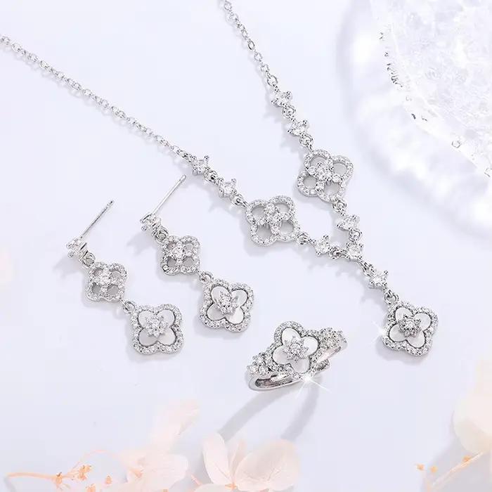 Collier pendentif trèfle à quatre feuilles ajouré en nacre plaquée Rhodium brillant pour femmes, bijoux cadeau, nouvelle collection 2025