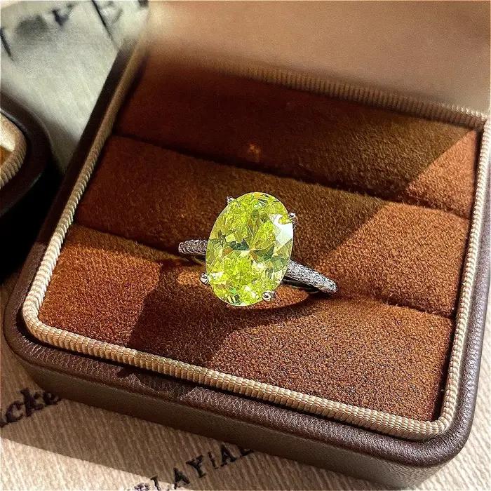 Une nouvelle bague cœur élégante en argent sterling 925, luxueuse, ornée de diamants et de pierres précieuses en tourmaline ovale.