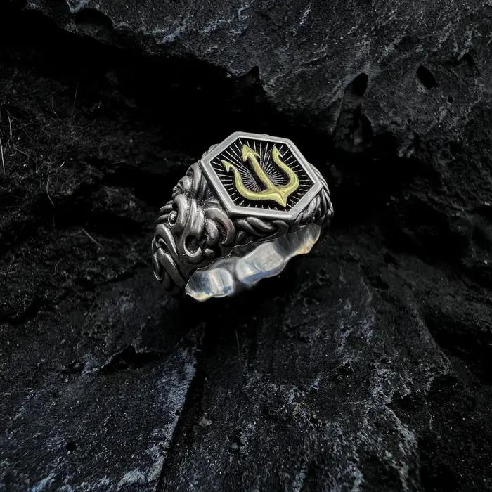 Bague Trident dorée rétro Poseidon pour hommes