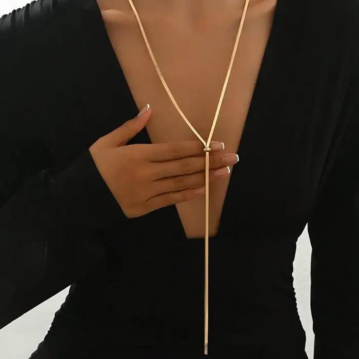 Collier Punk Long et plat en os de serpent pour femmes