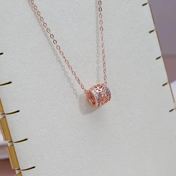Collier en or rose 585 avec zircon naturel pour femmes, élégant et raffiné pour occasions spéciales et cadeaux