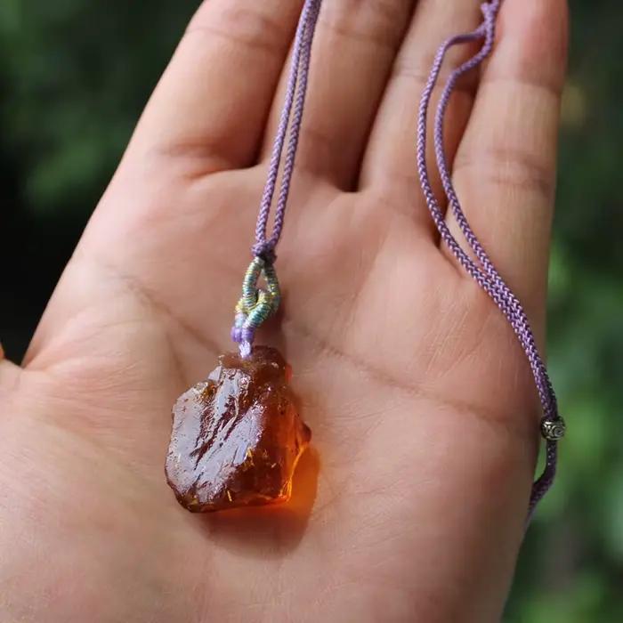 Unité une pièce naturel ambre brut cristal pierres précieuses collier pendentif pour bijoux cadeau