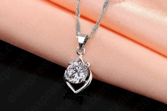 Charmant ensemble de bijoux de luxe élégant avec pendentif en strass comprenant des ensembles de collier/boucles