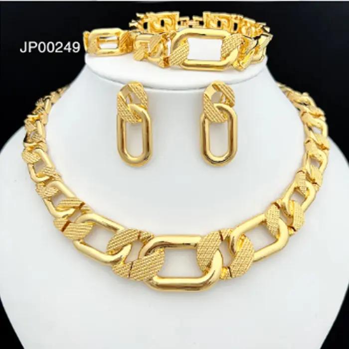 Ensemble de bijoux à la mode Dubai plaqué or 24 carats pour femmes avec collier boucles d'oreilles bague bracelet occasions spéciales soirée mariage