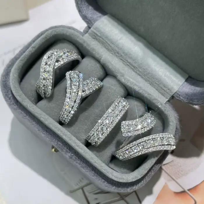 Bagues élégantes et tendance entièrement serties de diamants pour femmes