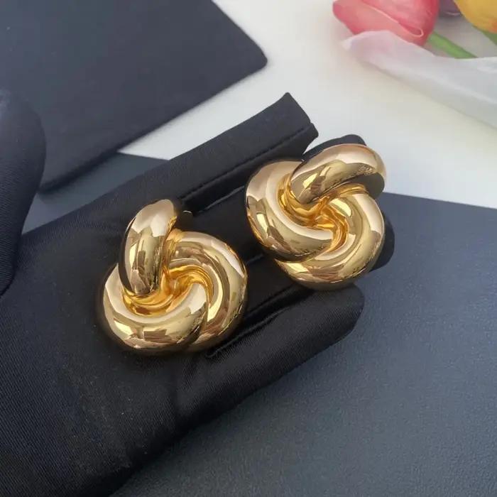 Boucles d'oreilles vintage à clip en or jaune serties de pierres marines pour femmes occasions spéciales