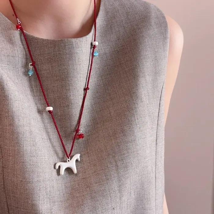 Colliers pendentifs Minar avec perles multicolores en forme de cheval de dessin animé