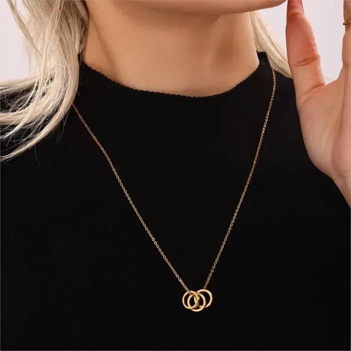 Collier en acier inoxydable triple pendentif plaqué or pour femme élégant à la mode pour soirée et occasions spéciales