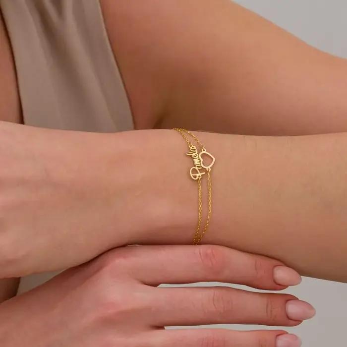 Bracelet de cheville personnalisé avec nom pour femmes délicat en acier inoxydable pour occasions spéciales et quotidien