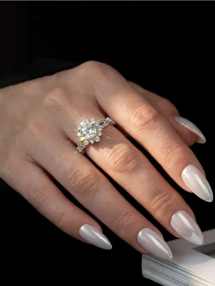 Bague Fleur en Argent Sterling 925 avec Diamant Moissanite Certifié 1 Carat pour Femme – Bijou de Luxe pour Tenue Quotidienne et Soirée