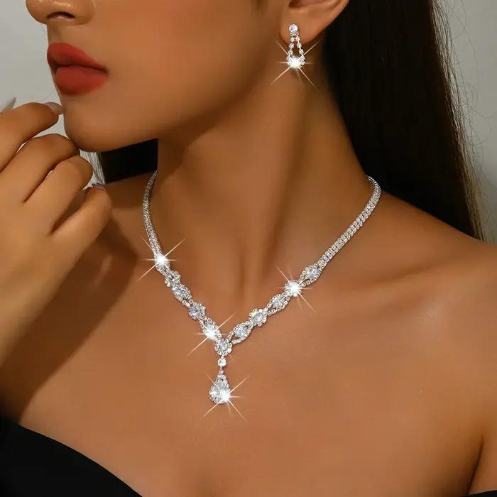 Parure de bijoux de luxe en cristal argenté en forme de goutte pour femme