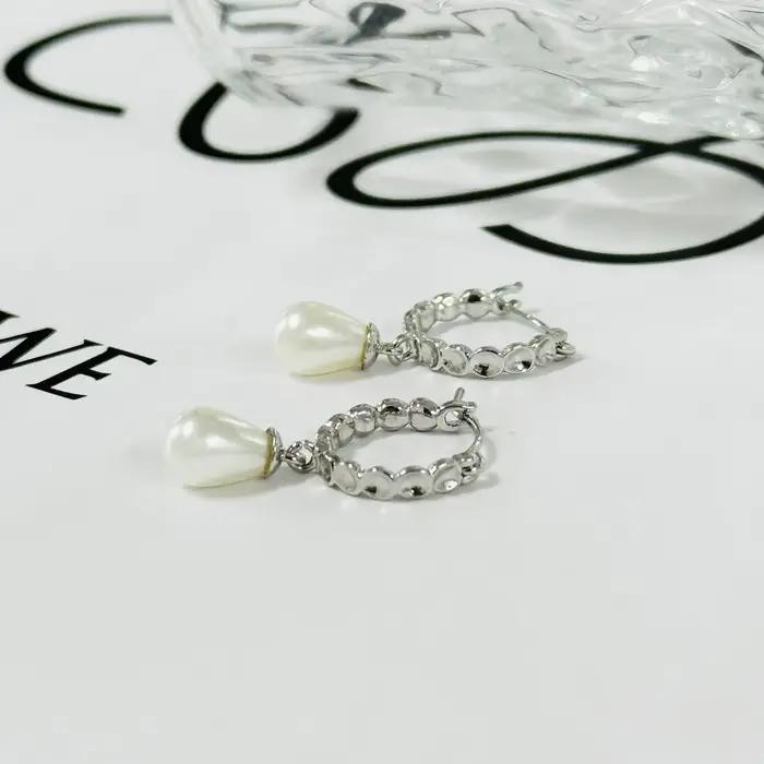 Élégant collier de perles naturelles pour femmes à la mode rétro style français léger luxe assorti t