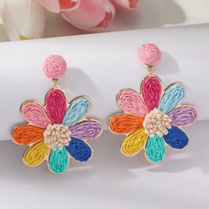 Boucles d'oreilles en rotin tricotées à la main d'inspiration bohème multicolores pour femmes occasions spéciales et vacances
