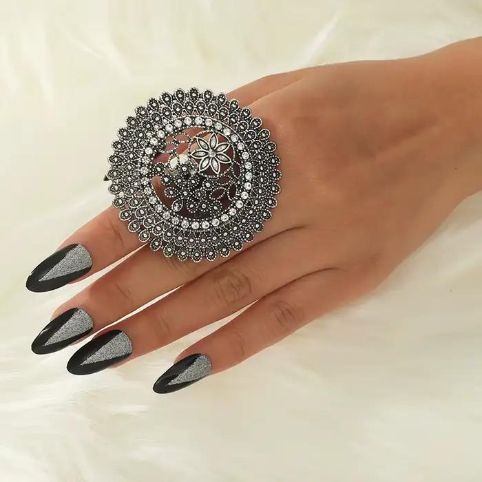 Bague rétro vintage en or avec grande fleur pour femme