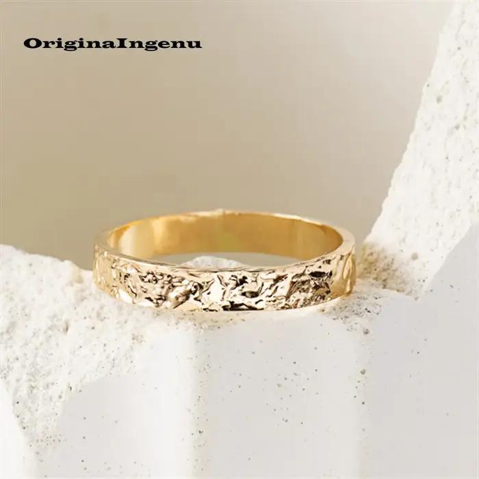 Bague martelée faite à la main remplie d'or 14K