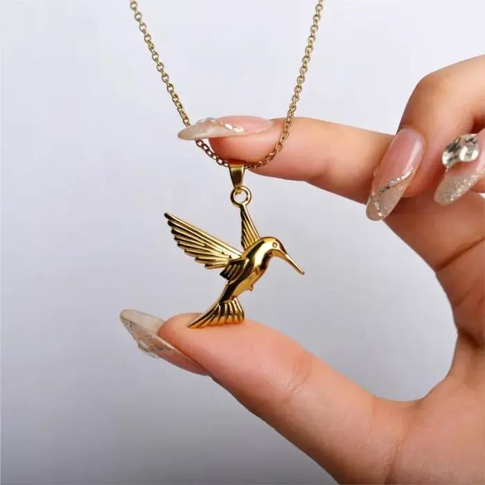 Collier en acier inoxydable avec motif colibri doré pour femmes, bijou de fête et cadeau spécial occasions