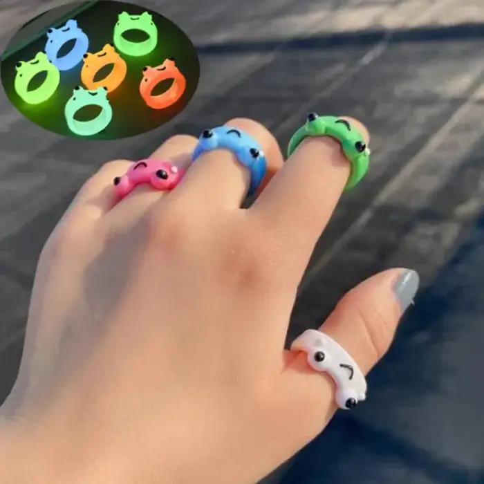Bague Grenouille Lueur Colorée en Résine Acrylique Unisexe Design Dessins Animés pour Femmes Occasions Spéciales