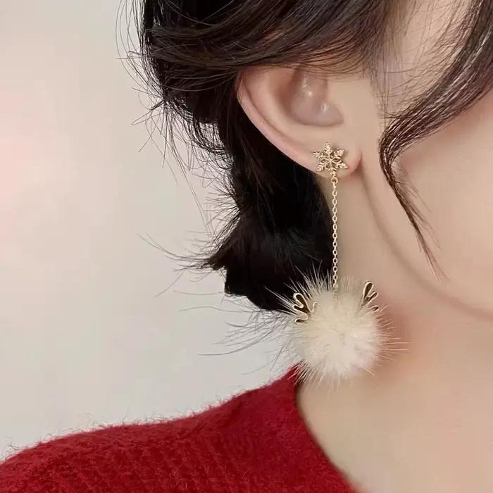 Nouvelles Boucles d'oreilles pendantes en peluche mignonnes et douces pour femme, motif élan et flocon de neige, accessoire de Noël, cadeau