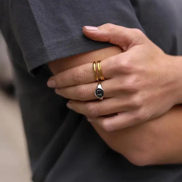 Bagues chevalières personnalisées chics pour femmes
