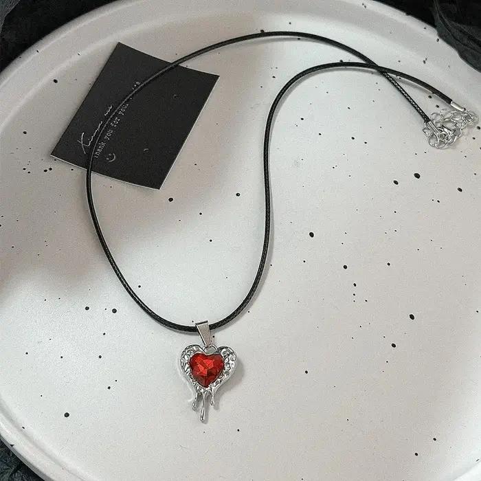 Collier ras du cou gothique Harajuku avec pendentif en forme de cœur, corde en cuir, pour femmes et