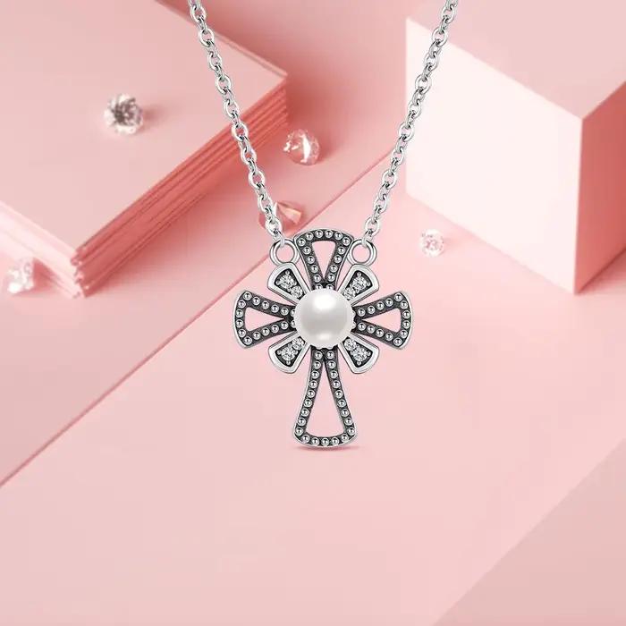 Collier Croix Vintage en Argent Sterling 925 avec Perles Blancs et Zirconium Cubique pour Femmes Occasions Spéciales Traditionnellement Inspirées