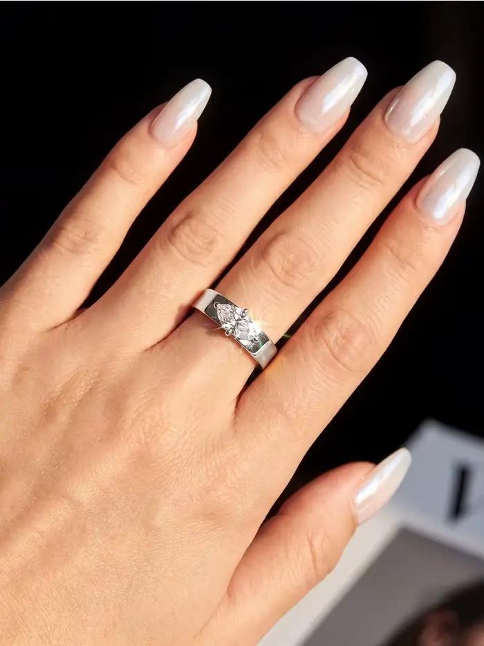 Bague Vintage élégante en diamant Moissanite 1CT pour femmes