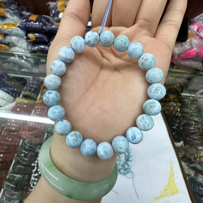 Bracelet élastique à breloques en pierre Larimar de qualité supérieure