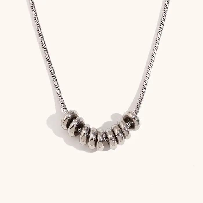 La.Muses – joli collier avec pendentif en forme de haricots