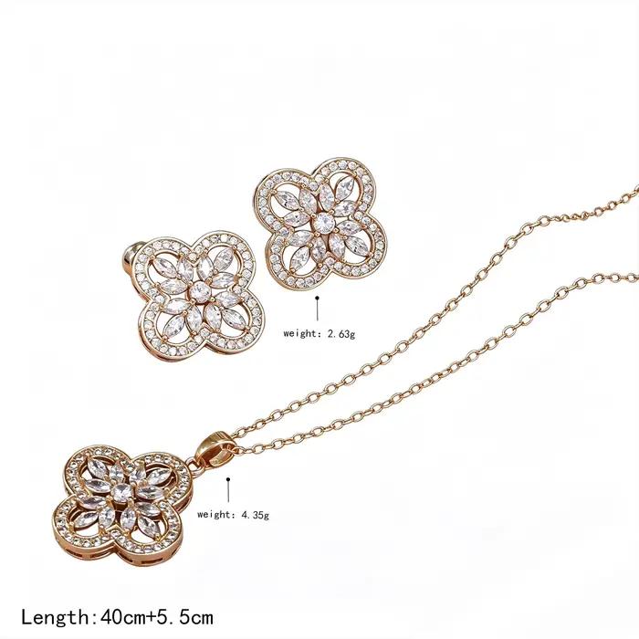 Ensemble de bijoux trèfle à quatre feuilles plaqué or rose collier et boucles d'oreilles en zircon cubique pour femme romantique et porte-bonheur