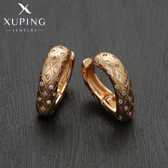 Boucles d'oreilles créoles dorées aux pierres blanches pour femmes style punk occasions spéciales cadeau de fête