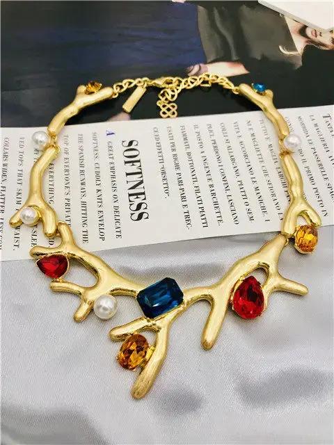 Bijoux européens et américains : Nouveau collier en cristal de corail vent d'océan