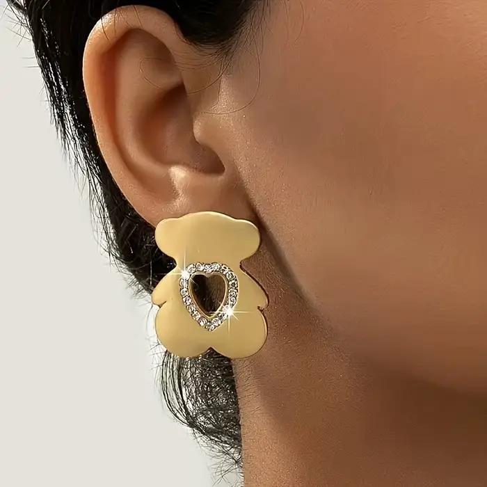 Boucles d'oreilles délicates et mignonnes en forme d'ours avec cœur creux incrusté de diamants, tendance, décontractées, polyvalentes, idéales pour offrir, en alliage de zinc