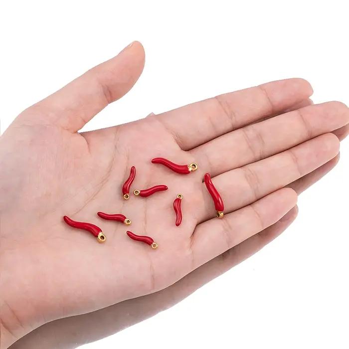 Collier pendentif en acier inoxydable plaqué or en forme de piment rouge 5 pièces accessoire pour bracelet boucle d'oreille porte-clés DIY bijoux occasions spéciales femmes