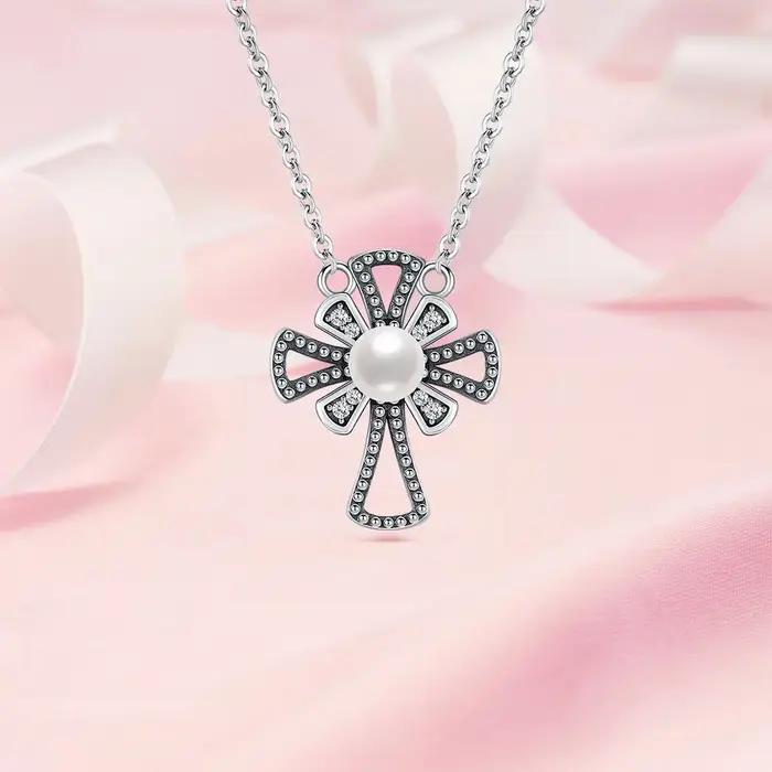 Collier Croix Vintage en Argent Sterling 925 avec Perles Blancs et Zirconium Cubique pour Femmes Occasions Spéciales Traditionnellement Inspirées