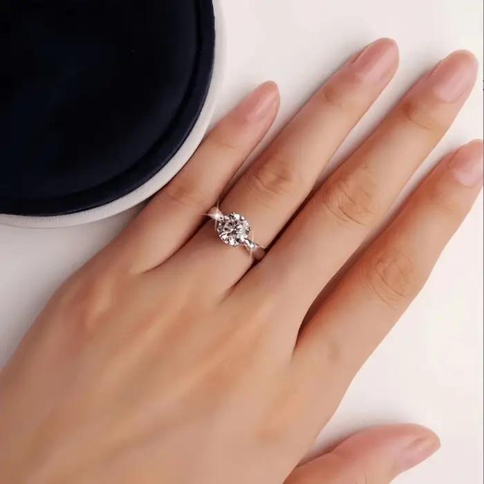 Une bague en argent 925 de haute qualité