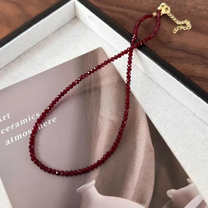 Collier de perles rouges acryliques avec strass pour femmes élégant et moderne pour parties et soirées