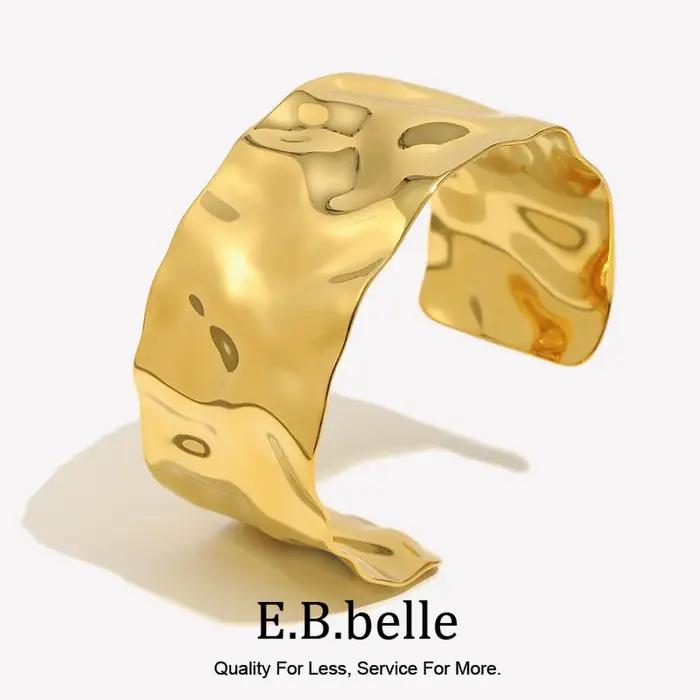 Bracelet ouvert géométrique en or 18 carats et acier inoxydable pour femme avec motifs de battement élégant et hypoallergénique pour occasions spéciales
