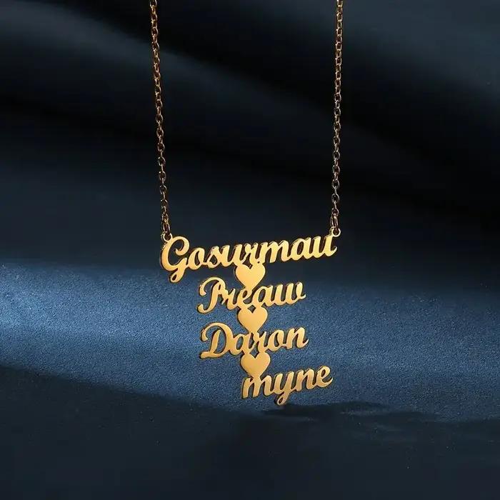 Collier personnalisé avec plusieurs noms pour femmes