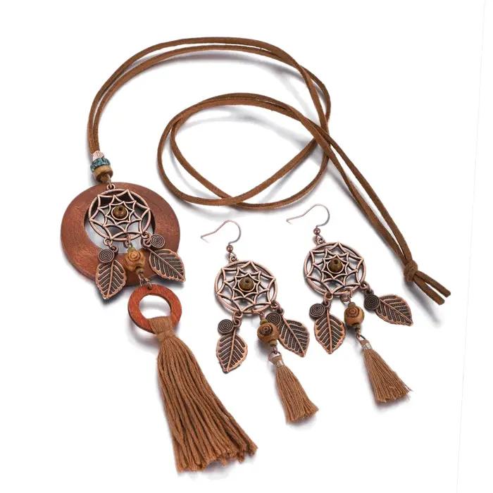 Ensemble de boucles d'oreilles en plumes pour femmes