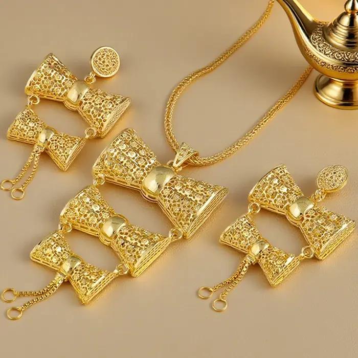 Ensemble de bijoux couleur or 24 carats