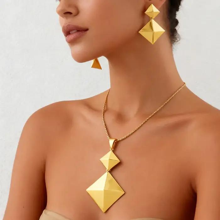 Parure de bijoux couleur or 18 carats pour femme