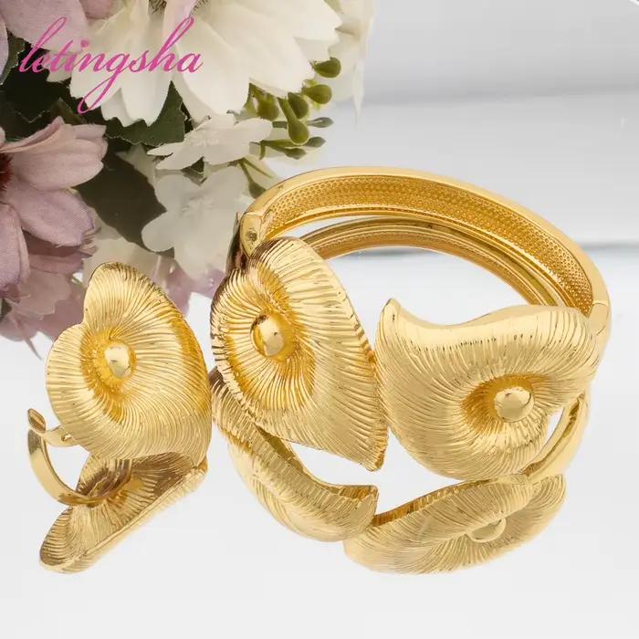 Ensemble de bijoux de conception brossée ronde de document d'or pour des femmes, bracelet de manchette, ensemble de bague, mode, nouveau design, mariages, patients