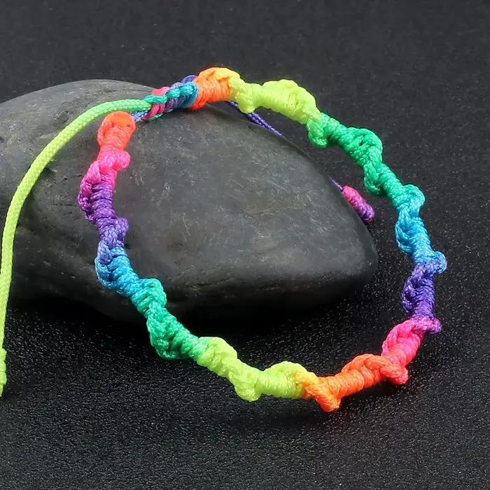 Bracelet tressé en fil arc-en-ciel tibétain ajustable à nœud pour femmes et hommes occasions spéciales