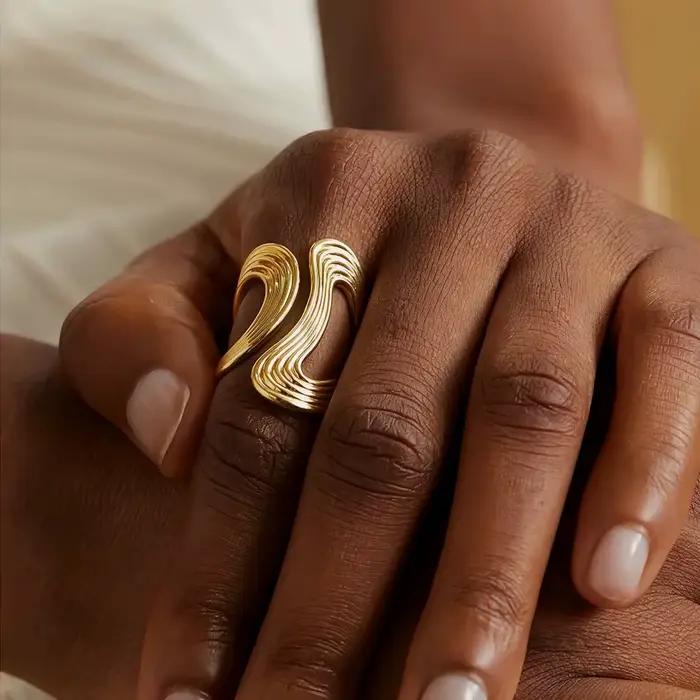 Bague en acier inoxydable plaquée or 18 carats squelette ajustable pour femme occasion spéciale design minimaliste elegant
