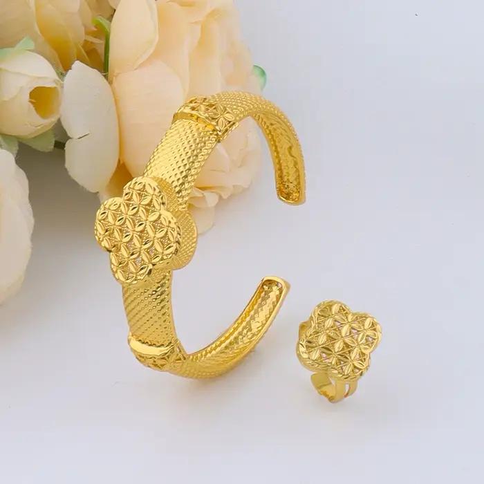 Ensemble de Bijoux Africains Plaqués Or 24 Carats Pour Fêtes de Mariage et Soirées Spéciales Collier Boucles d'Oreilles Bracelet Bague
