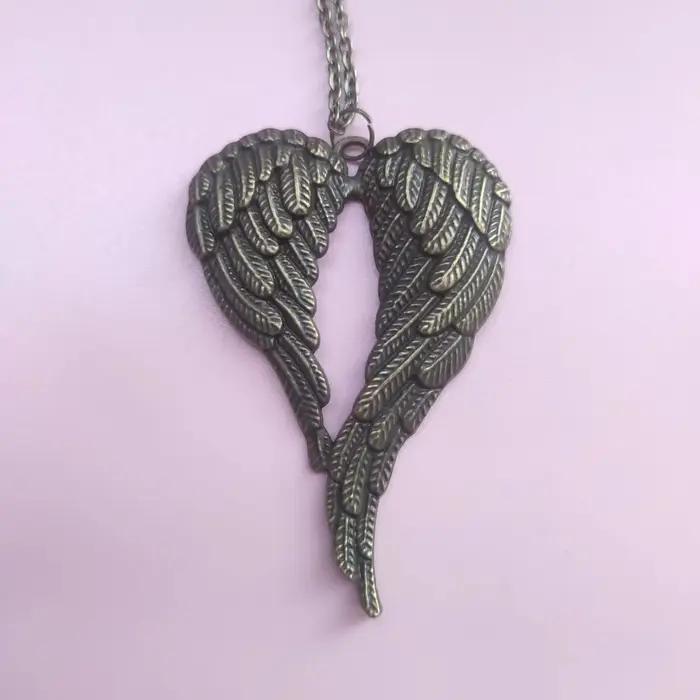 Collier vintage rétro unisex avec pendentif ailes d'ange en cuir noir pour femmes occassions spéciales